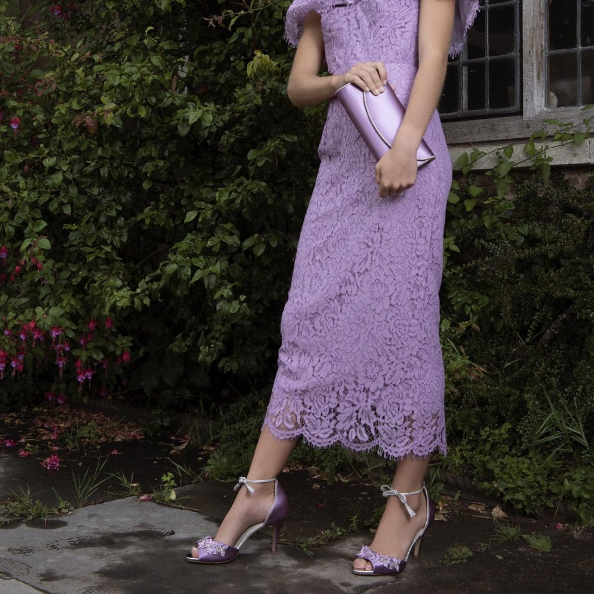 Garden wedding guest accessories jewelry shoes
