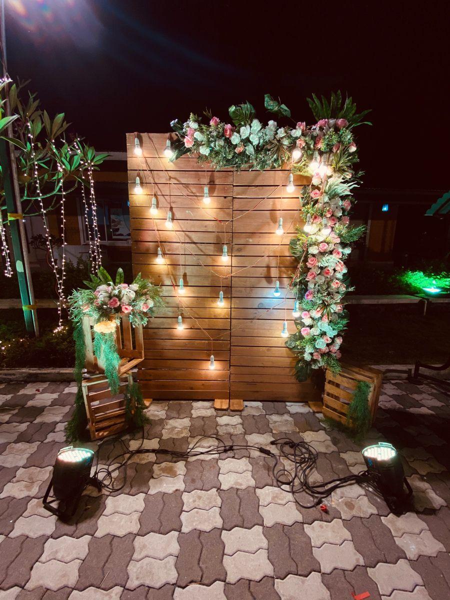 DIY backyard wedding photo area backdrop