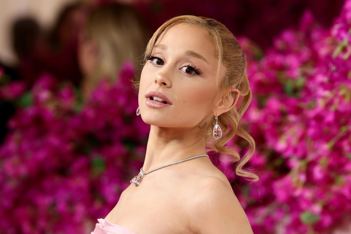 Short Female Celebrities Height Guide With Six Stars