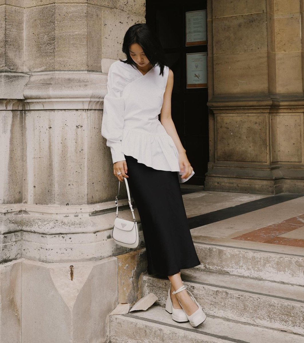 Casual black and white wedding outfit