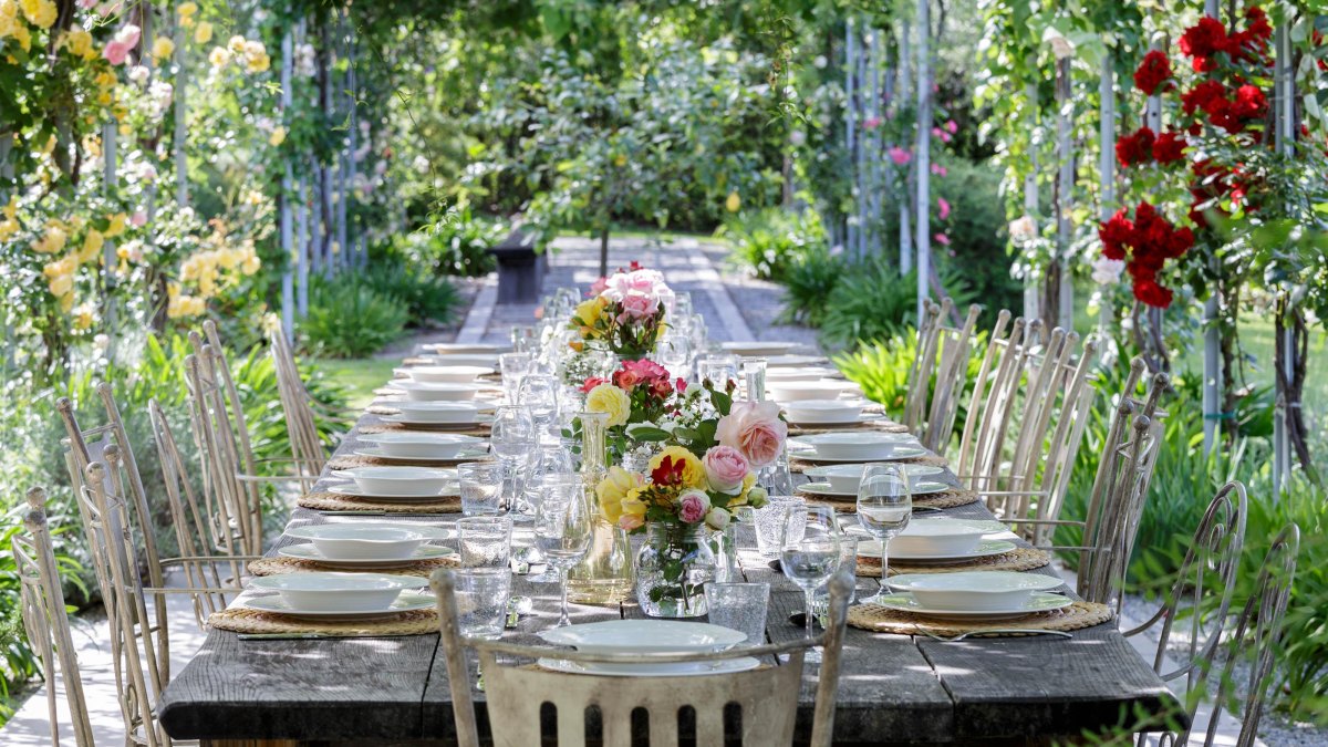 Garden wedding table floral centerpiece