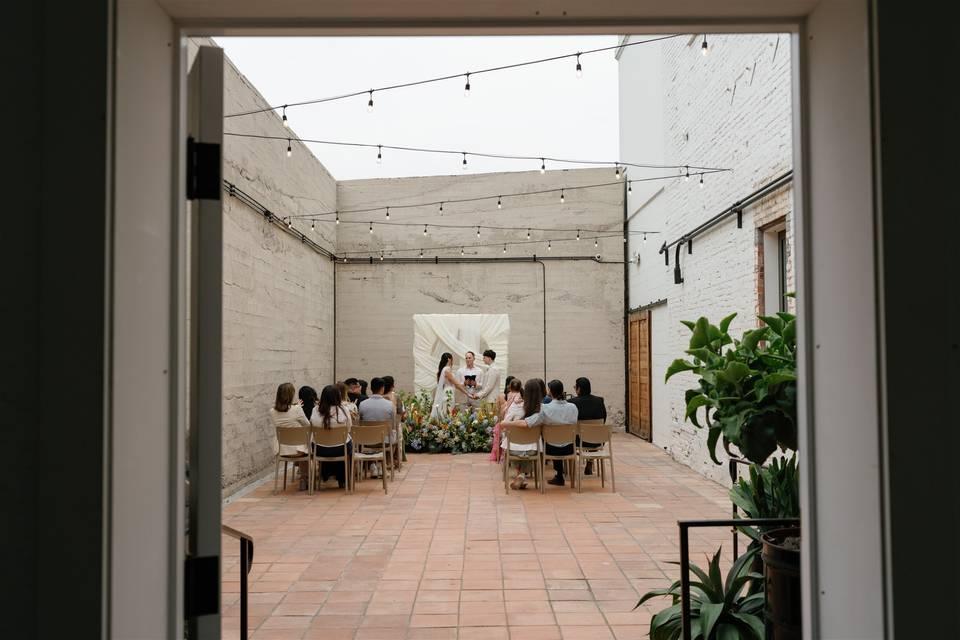 Minimalist courtyard wedding setup