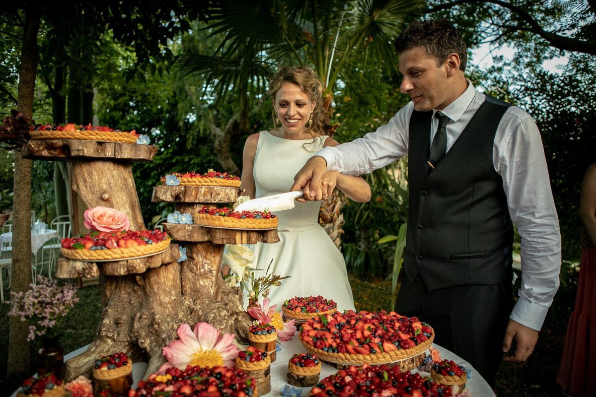 Wedding cake alternative dessert display