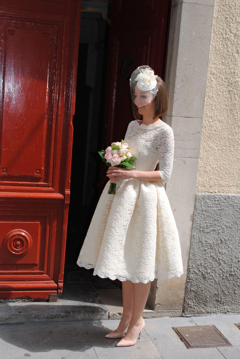 Romantic lace courthouse wedding outfit