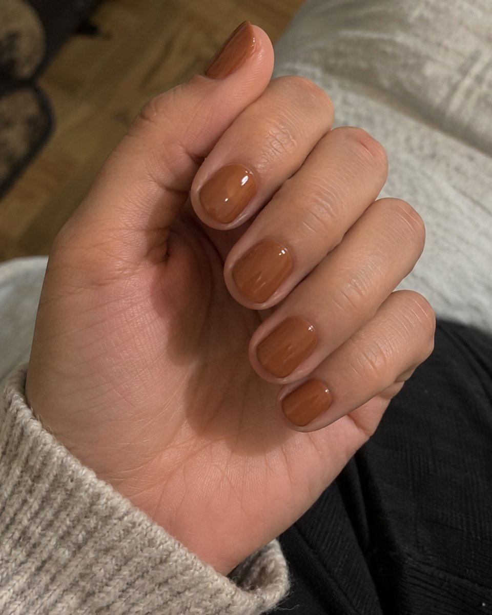 Warm caramel short shellac nails